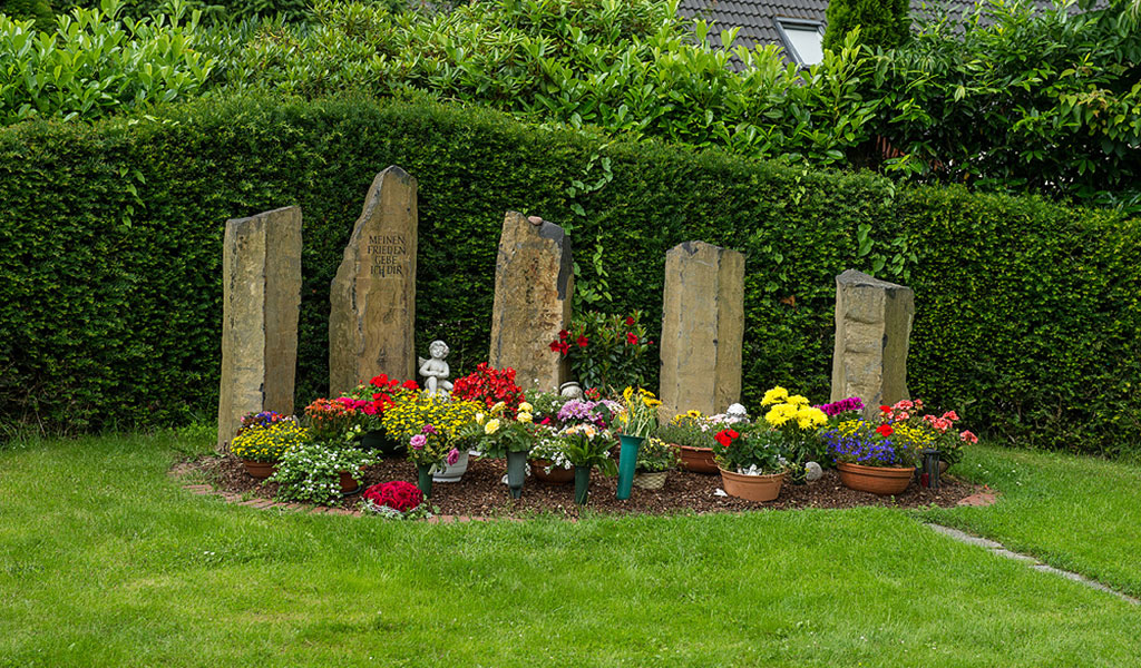 Anonyme Grabstätte (Urnengrab) Beisetzungen von 1996 bis 2012 auf dem Friedhof Rellingen